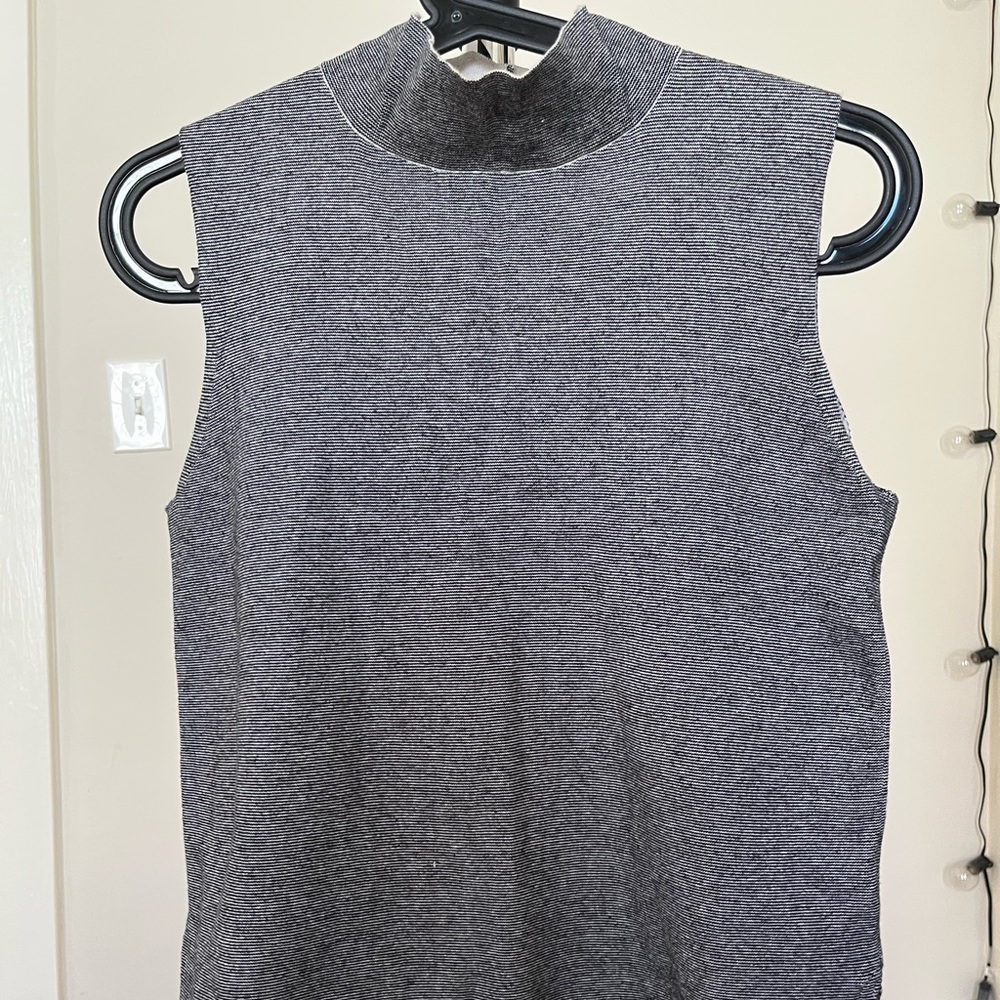 Mockneck Tank